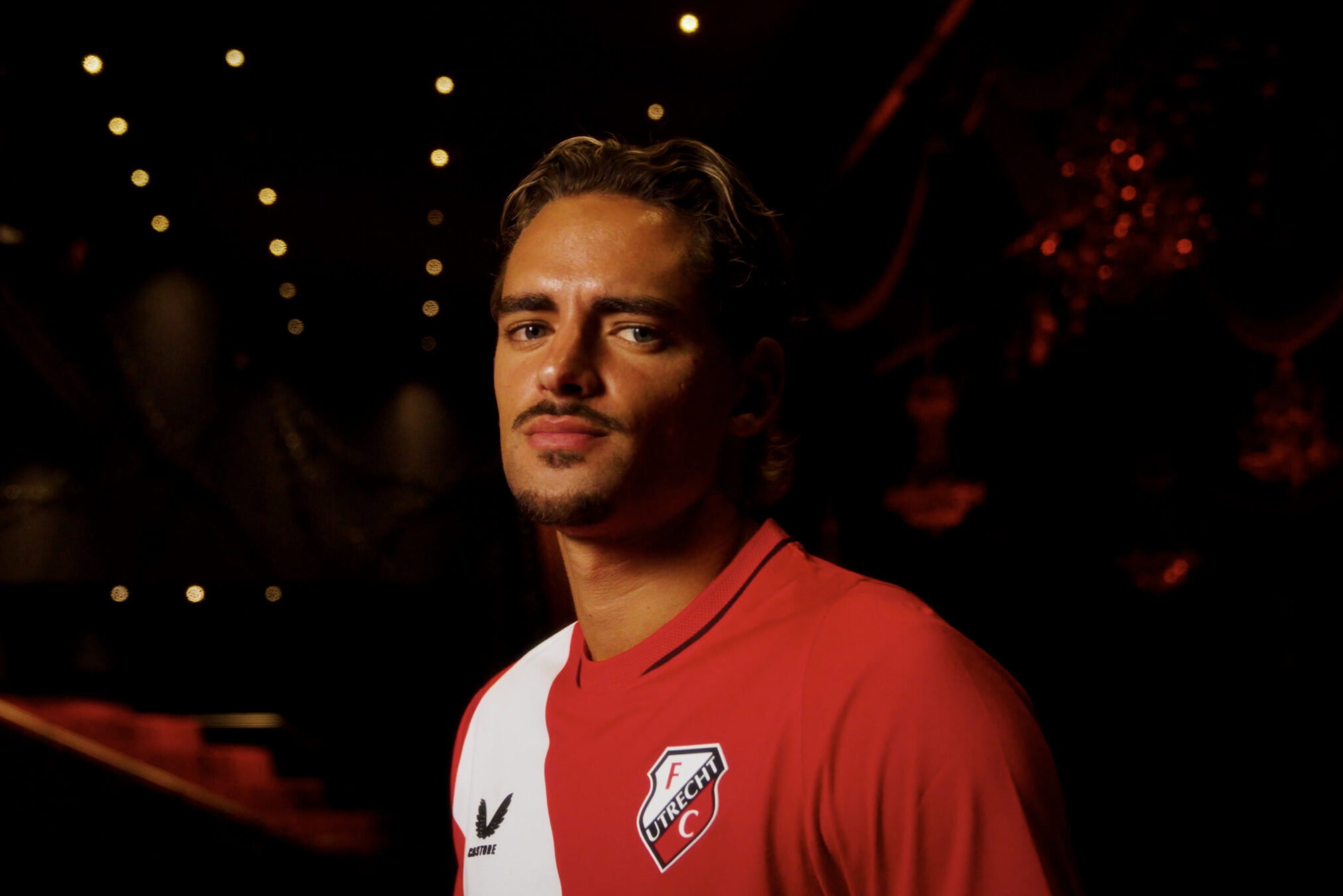Siebe Horemans in het nieuwe thuisshirt van FC Utrecht