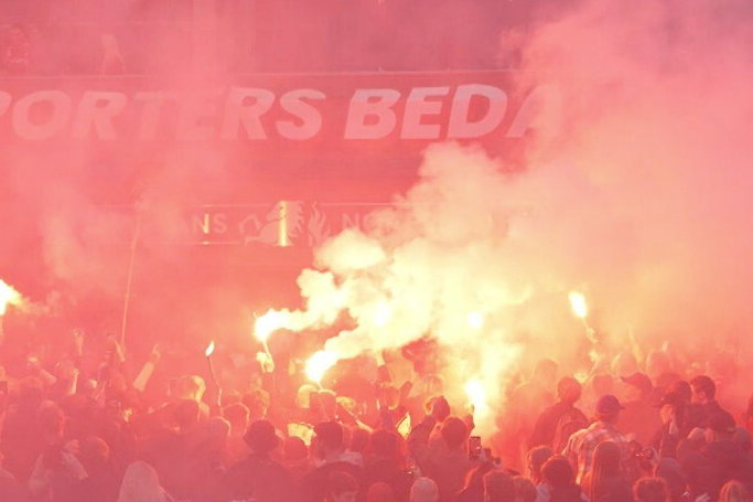 Supporters bij de Grolsch Veste