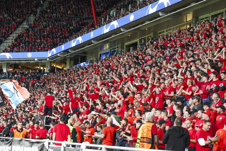 Supporters van PSV tegen Rangers FC