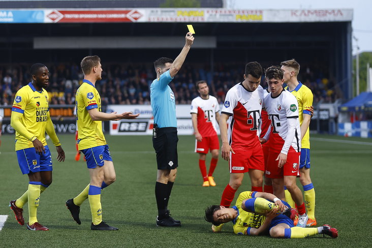 Taylor Booth krijgt geel