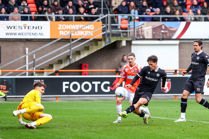 Thom van Bergen schiet op doel