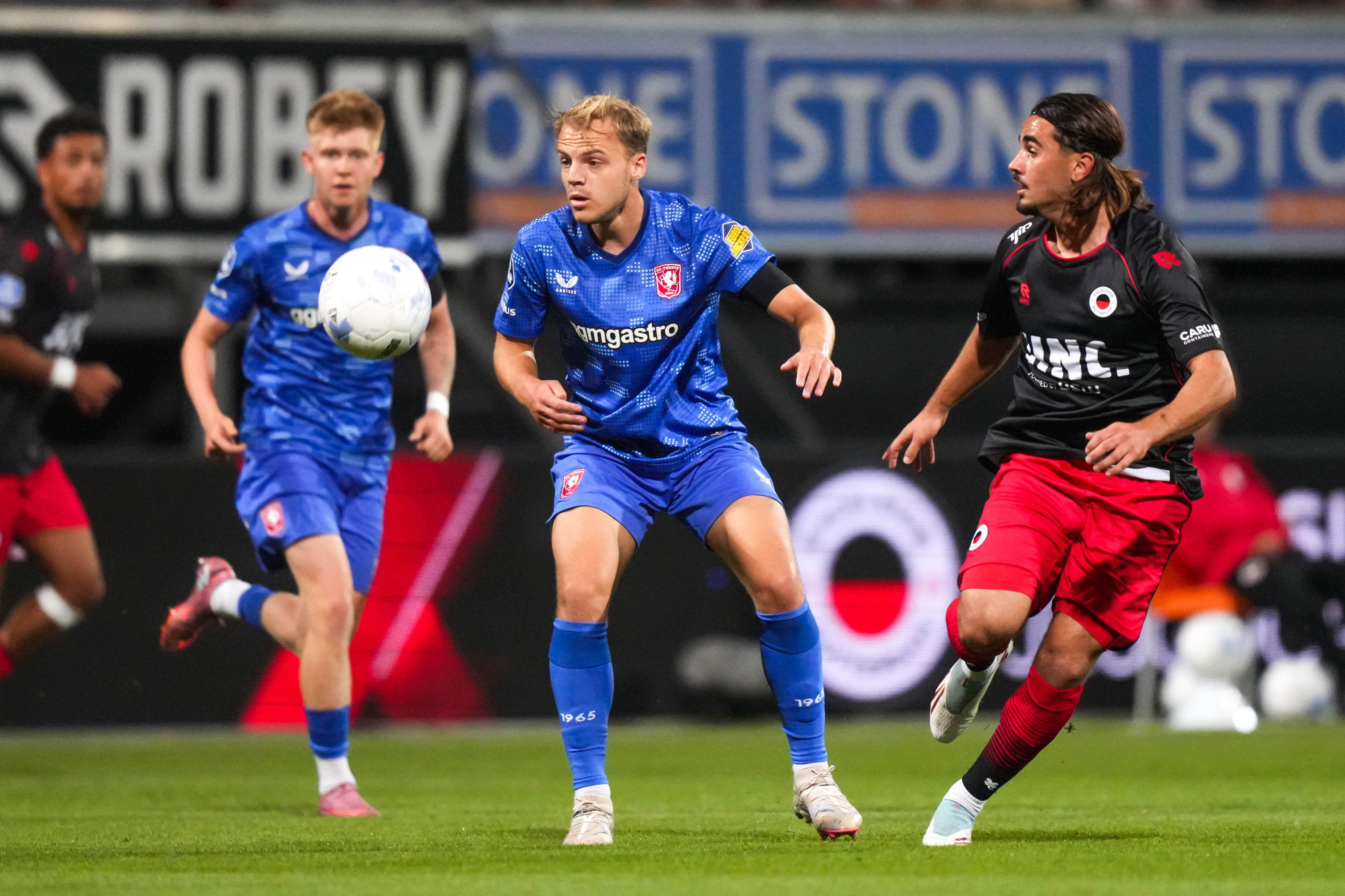 Thomas van den Belt tegen Excelsior