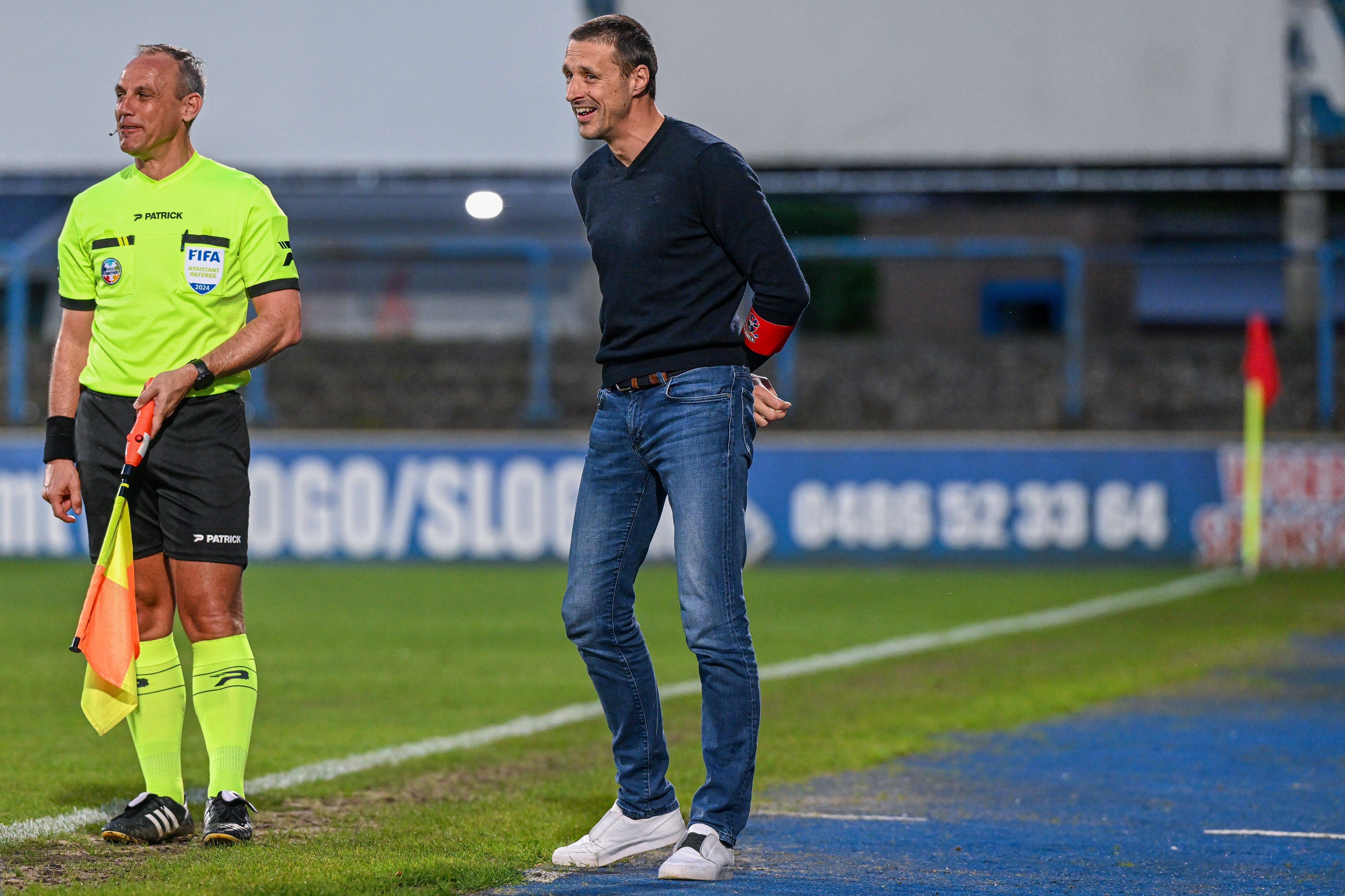 Timmy Simons als trainer van FC Dender