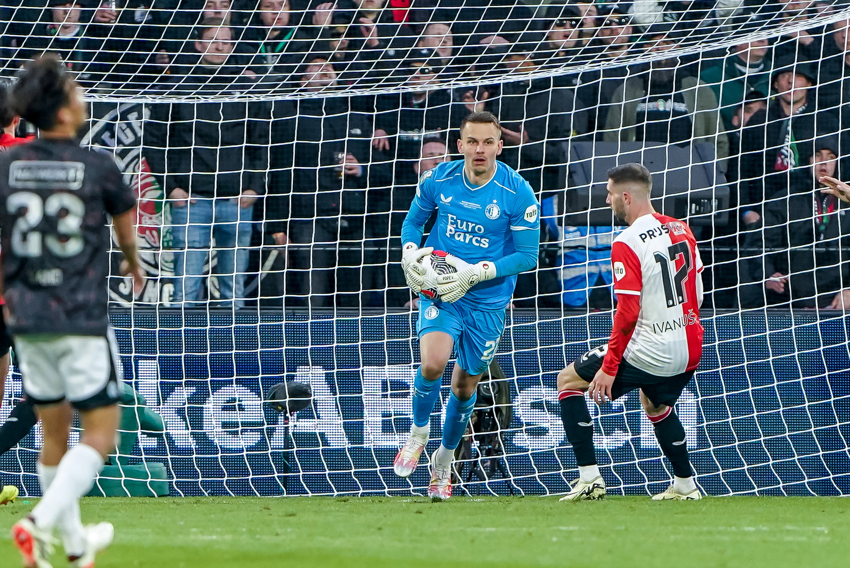 Timon Wellenreuther tegen NEC