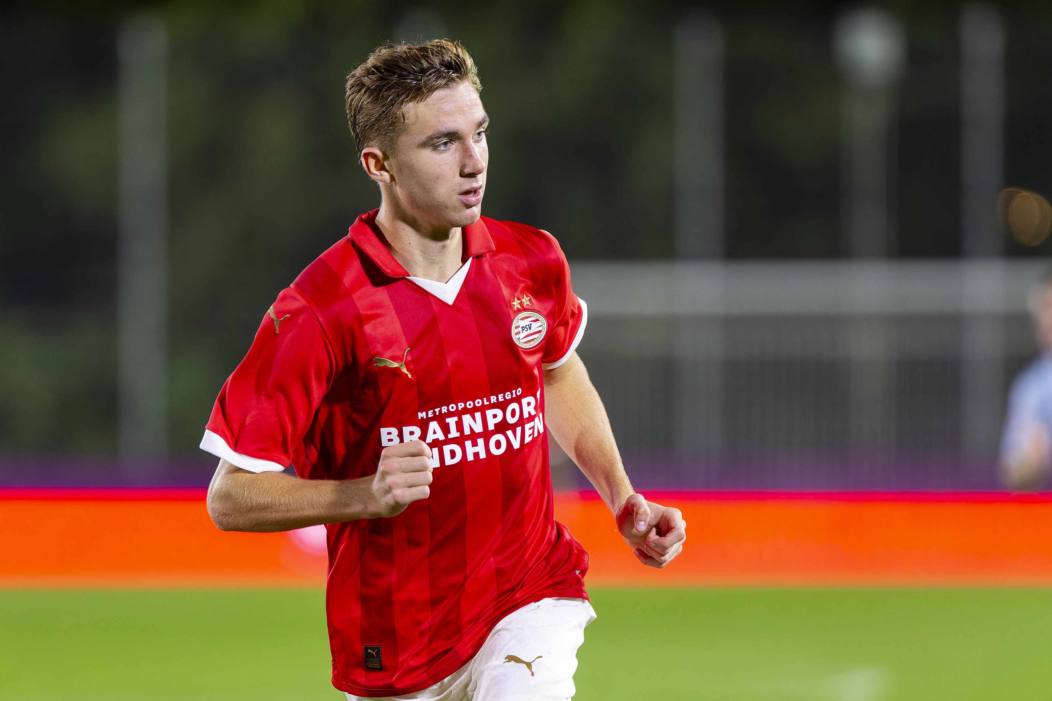 Tygo Land namens PSV