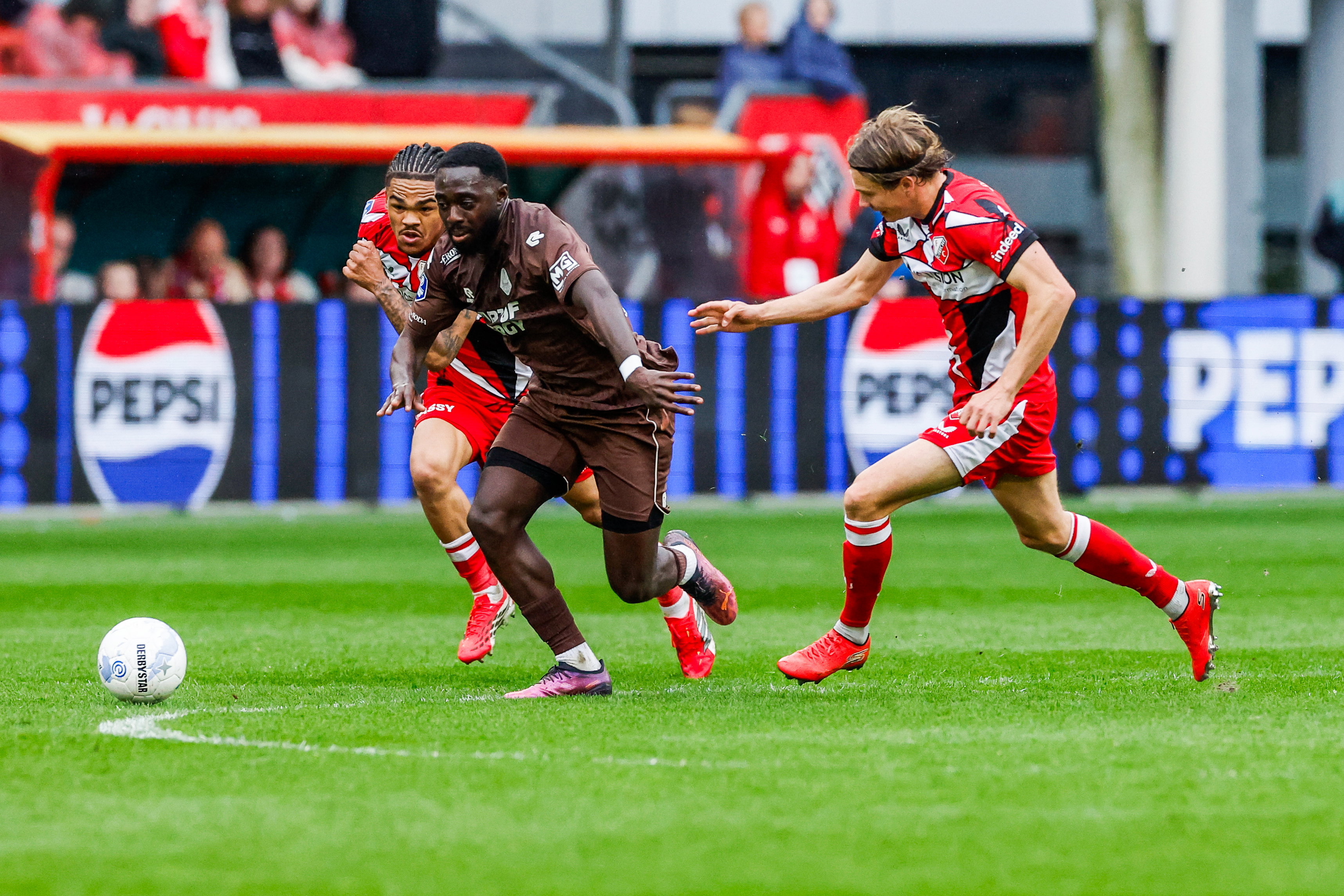 Tyrone Owusu en Niklas Vesterlund