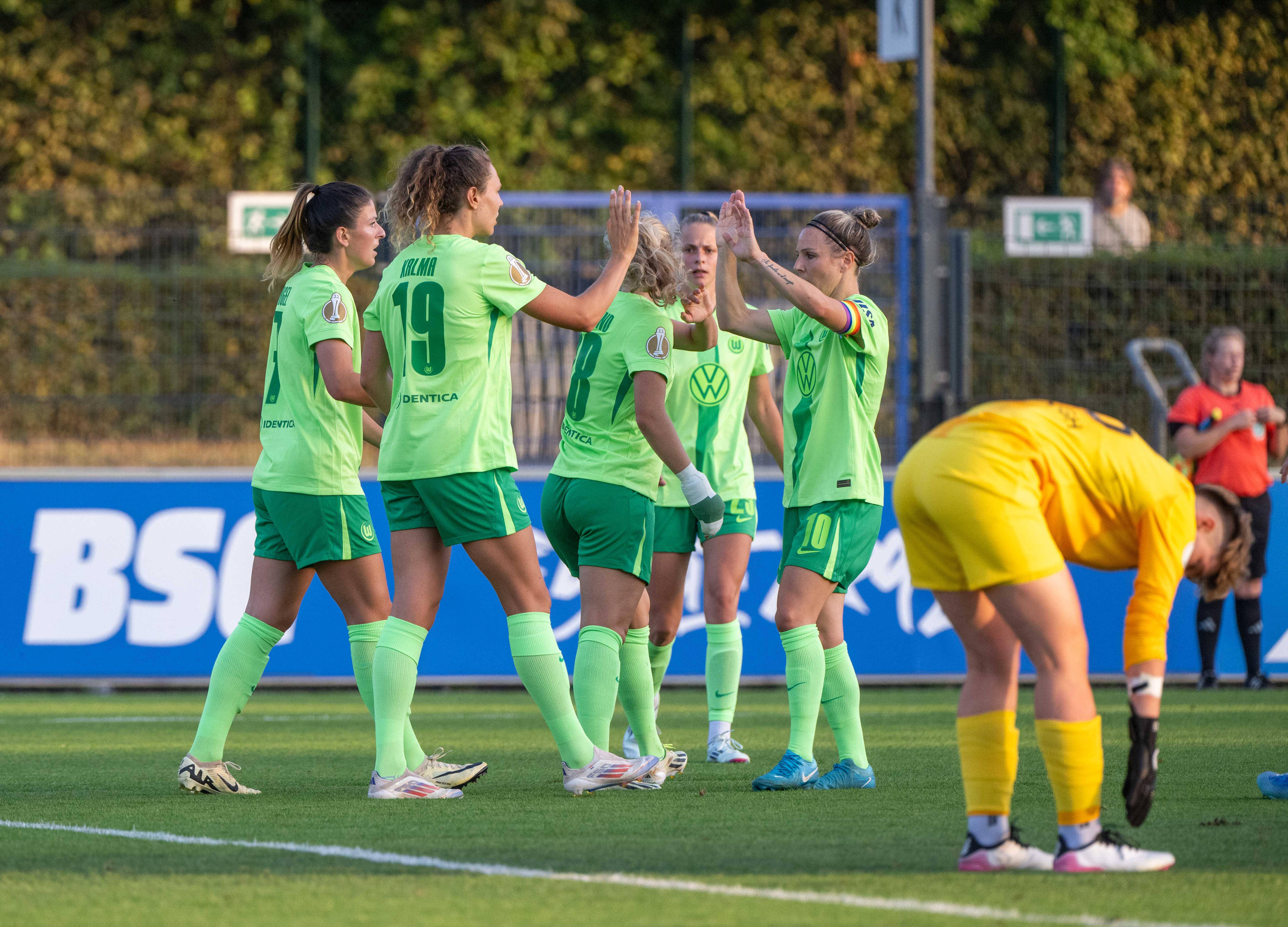 VfL Wolfsburg juicht