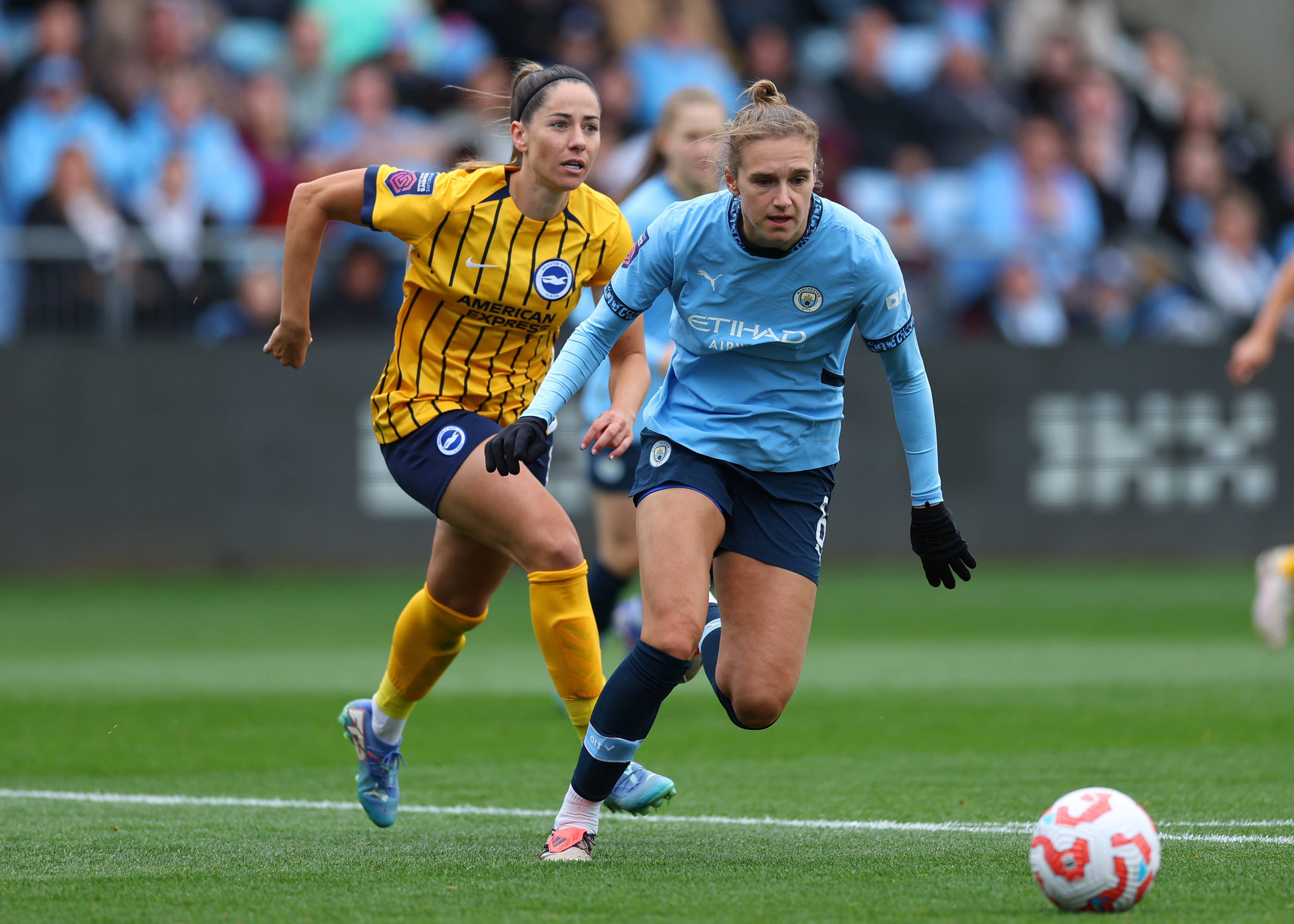 Vivianne Miedema tegen Brighton & Hove Albion FC