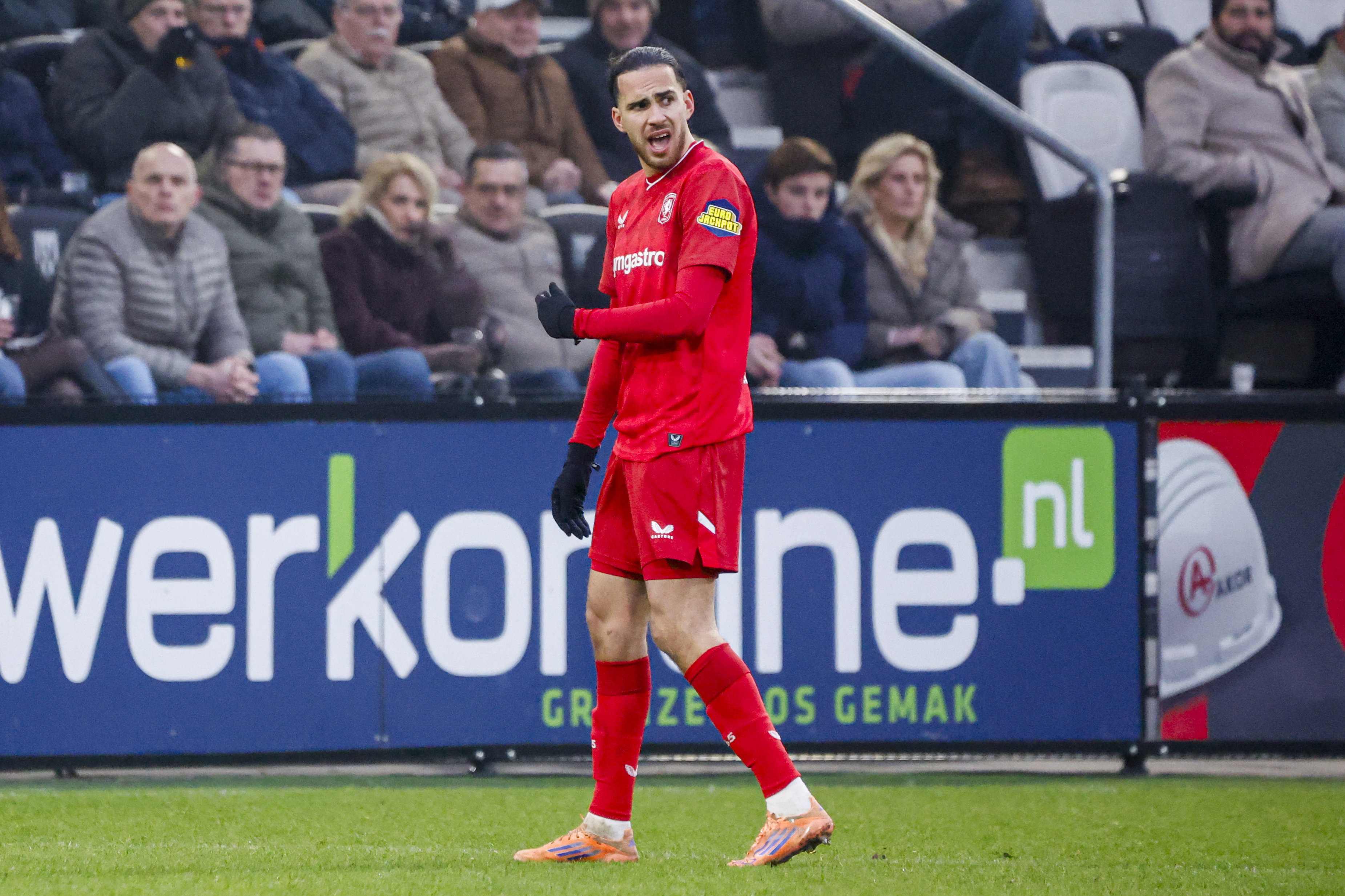 Ramiz Zerrouki na zijn rode kaart