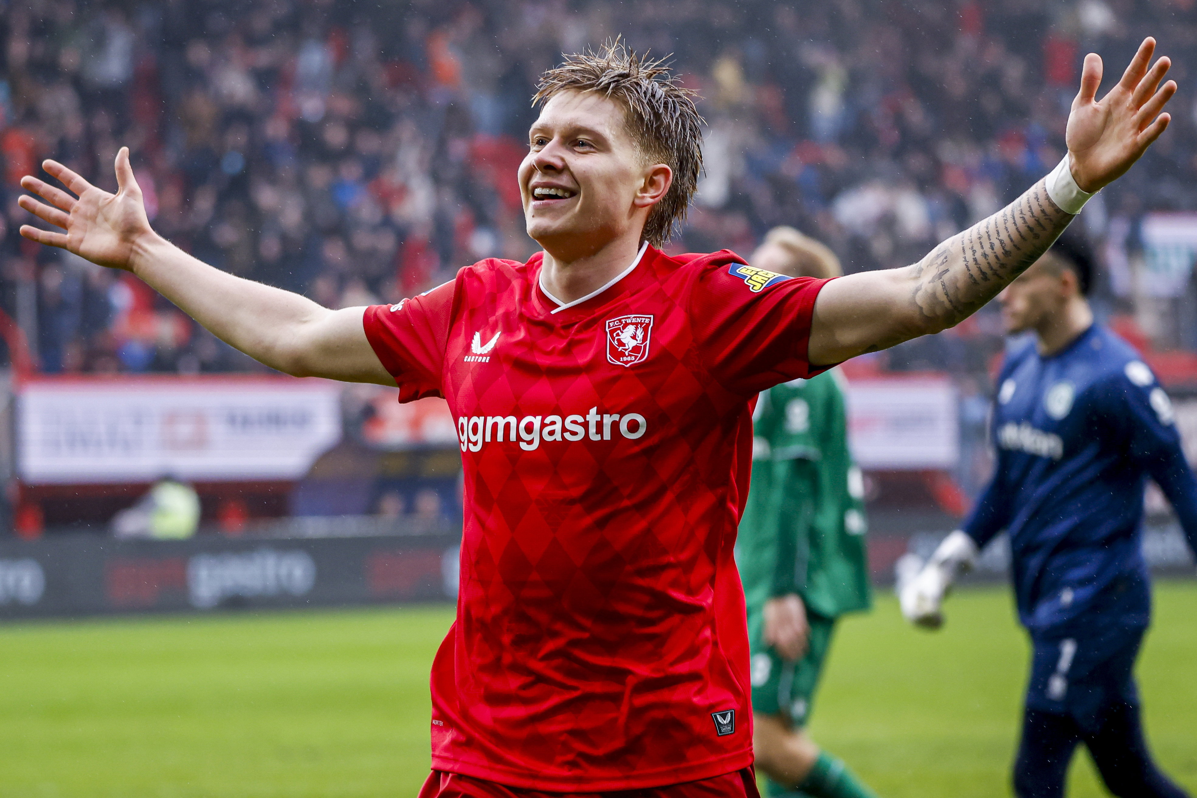 Kristian Hlynsson juicht na zijn treffer tegen FC Groningen