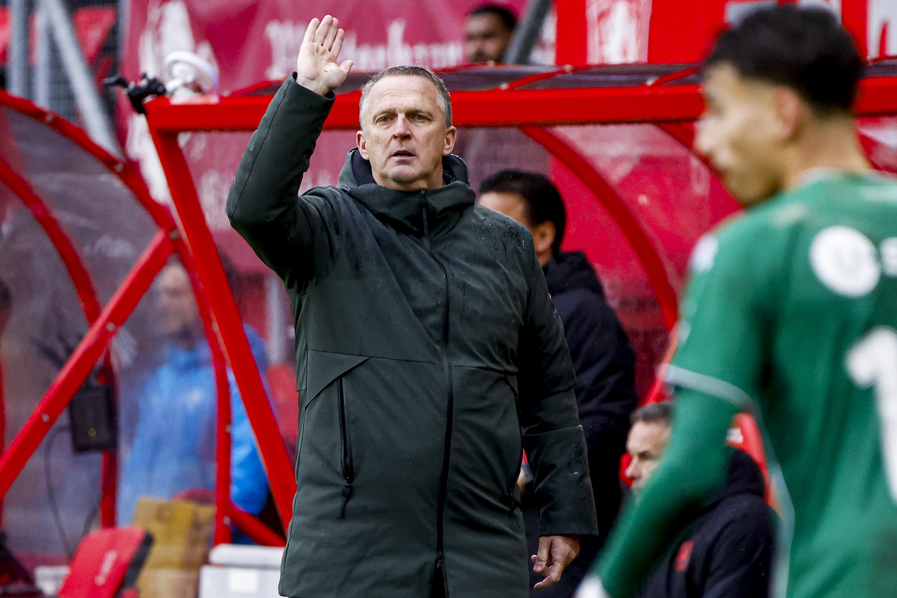 John van den Brom tijdens het duel met FC Groningen