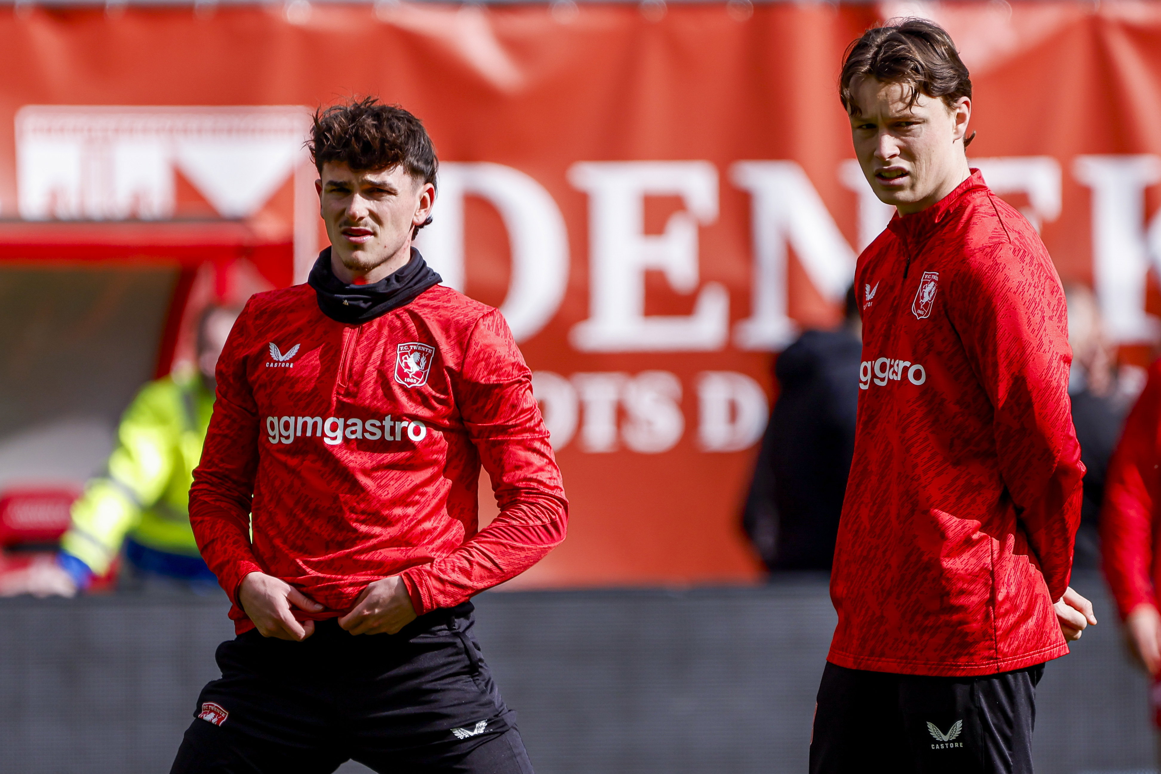 Taylor Booth en Sondre Ørjasæter tijdens de warming-up