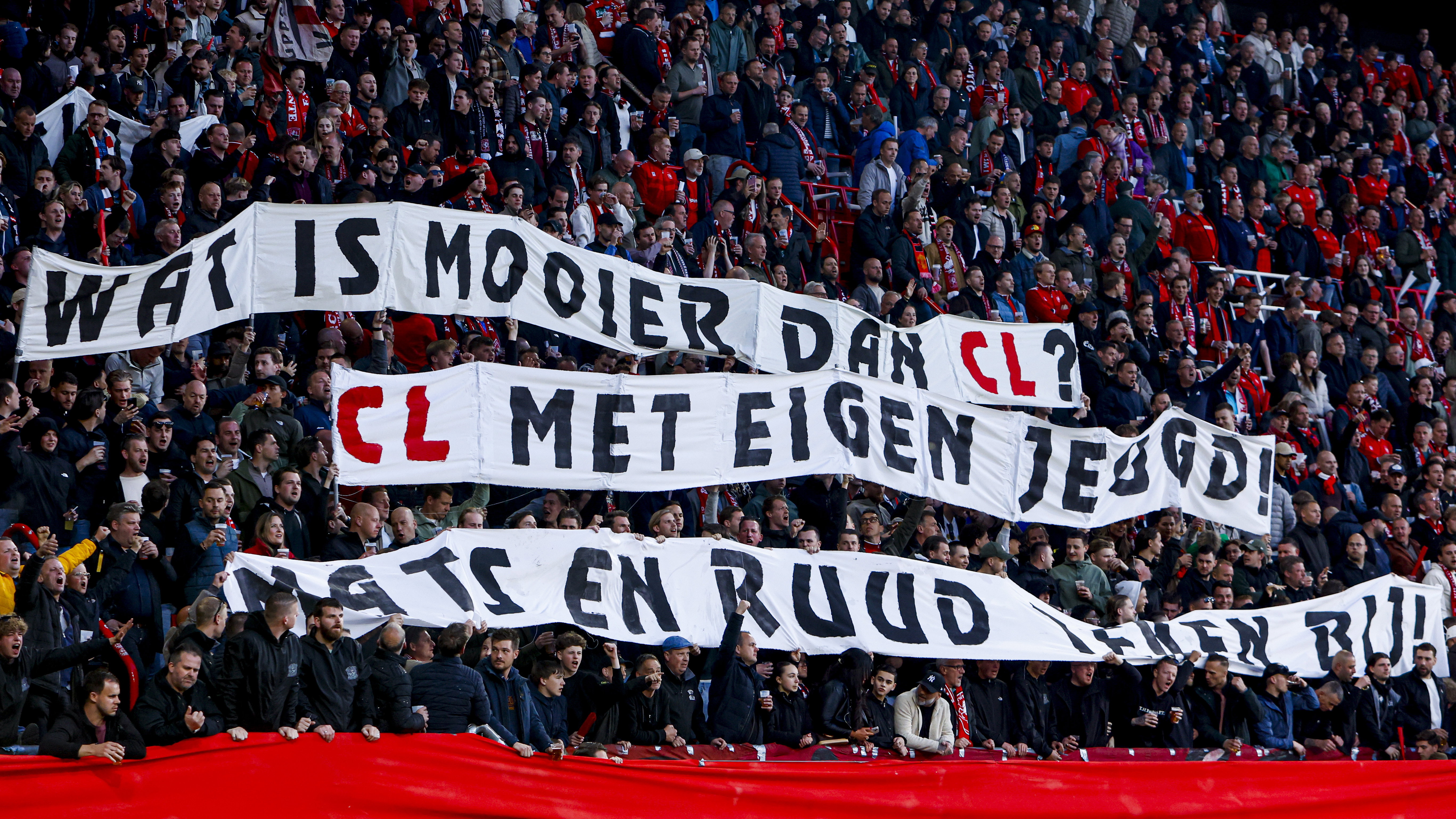 Het spandoek tijdens FC Twente - NEC