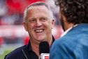 John van den Brom lacht