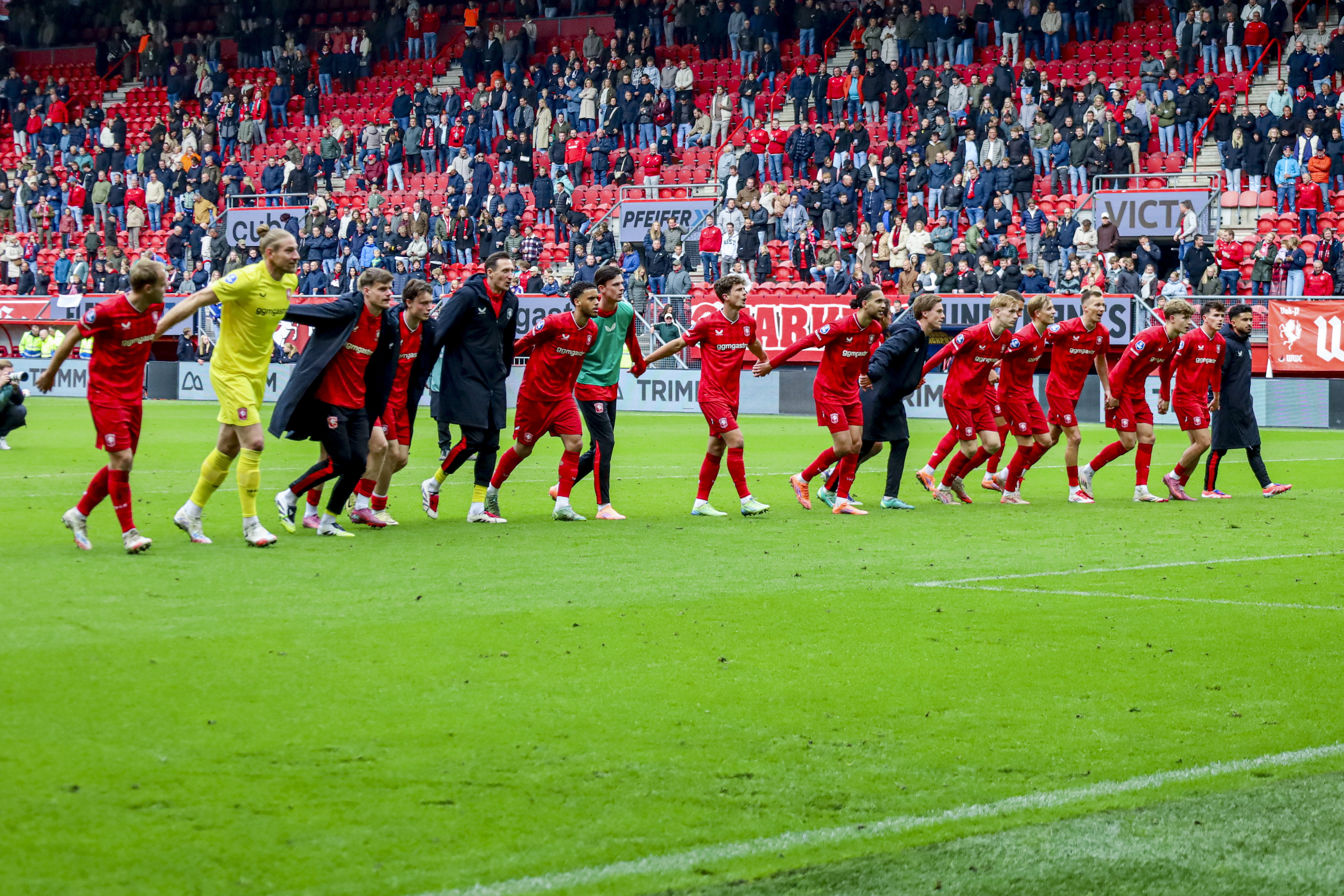 FC Twente viert feest na de zege op Heracles Almelo