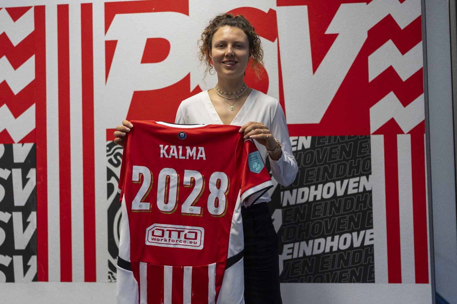 Fenna Kalma tekent een contract bij PSV