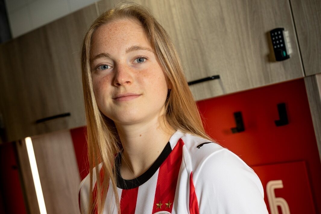 Robine Lacroix verlengt haar contract bij PSV