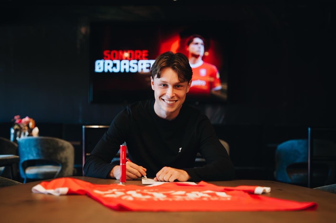 Sondre Ørjasæter heeft contract verlengd bij FC Twente