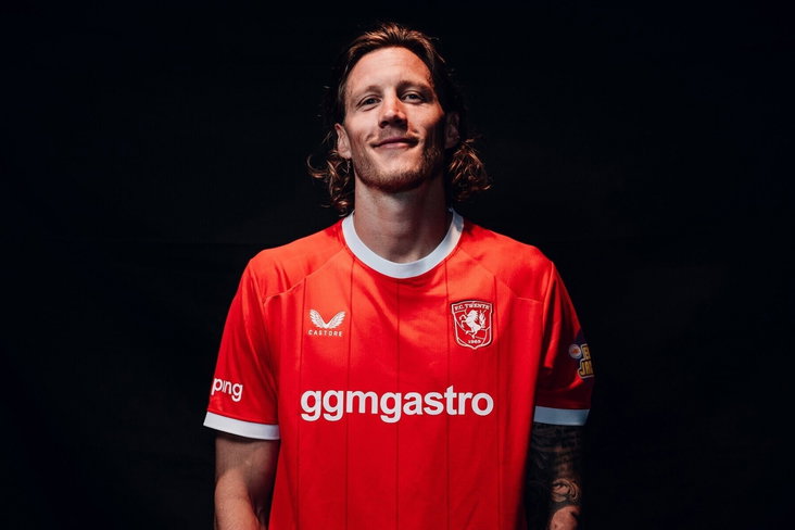 Wout Weghorst in het shirt van FC Twente