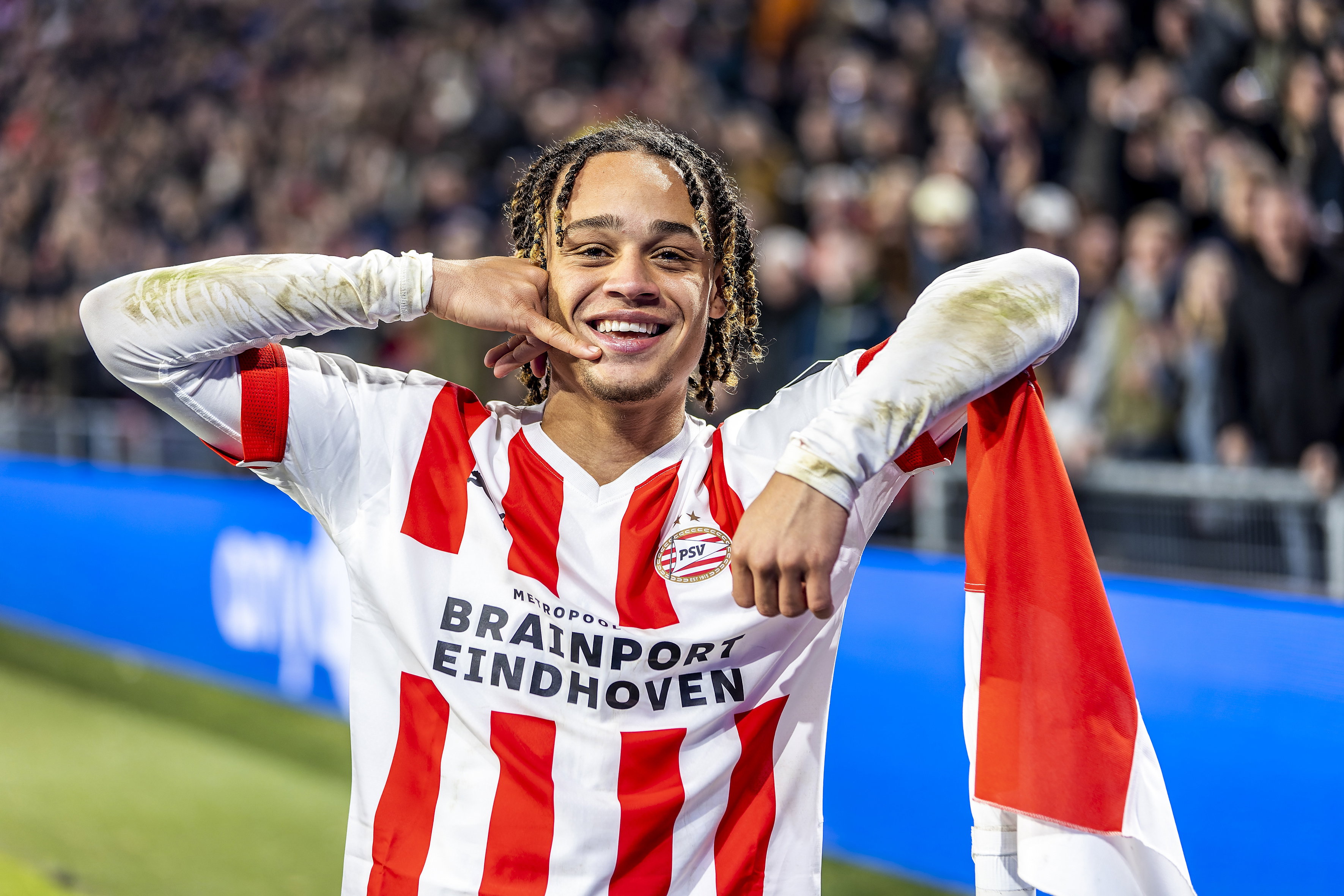 Xavi Simons na een doelpunt voor PSV