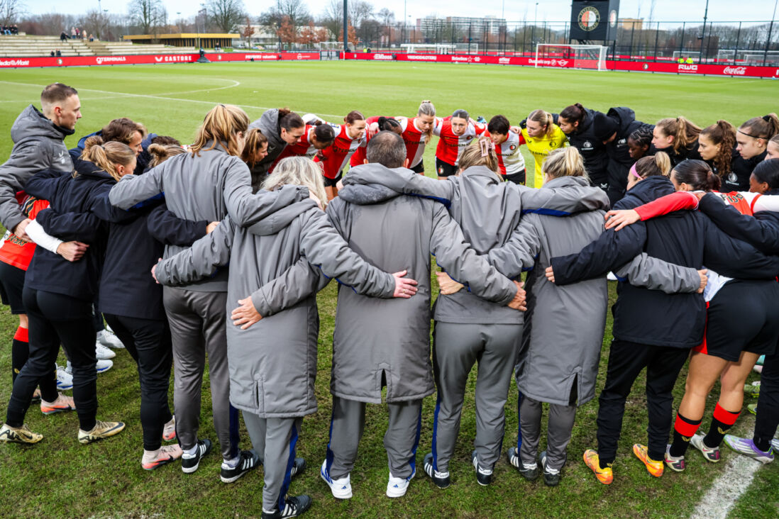 De speelsters en staf van Feyenoord