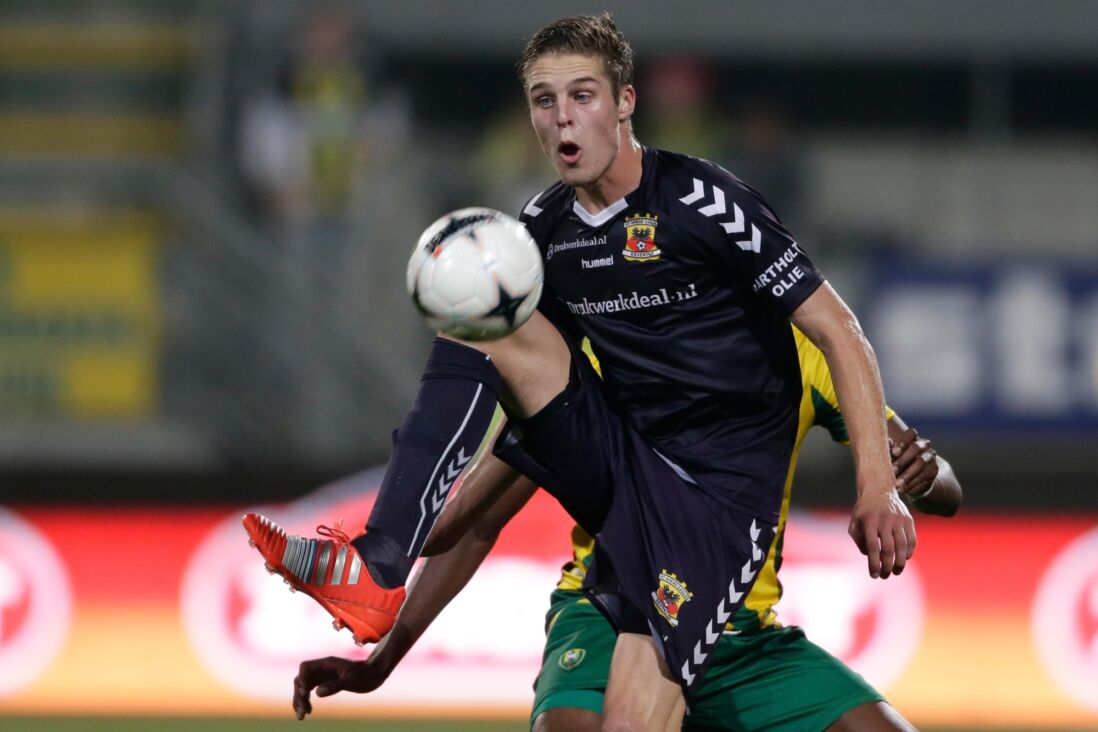 Teije ten Den in actie voor Go Ahead Eagles