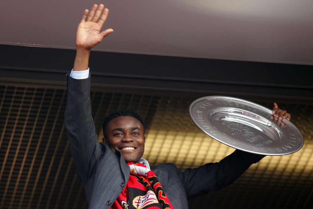 Eric Addo viert de landstitel van PSV