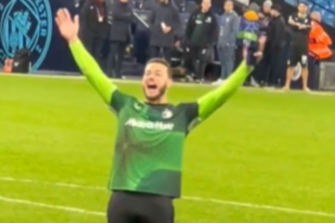 Justin Bijlow voor het uitvak in Manchester