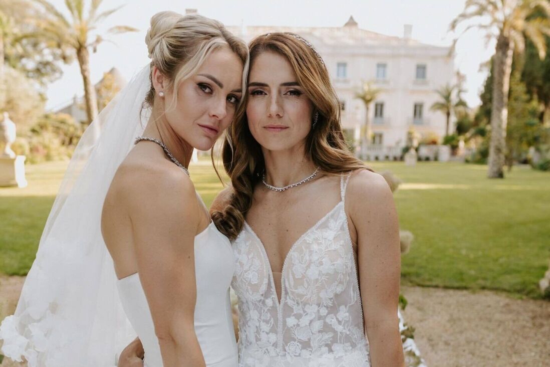 Ellie Carpenter en Daniëlle van de Donk