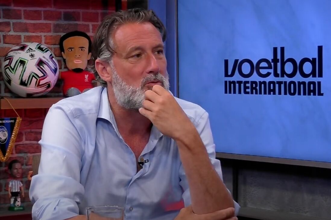 Marco Timmer in de studio van Voetbal International