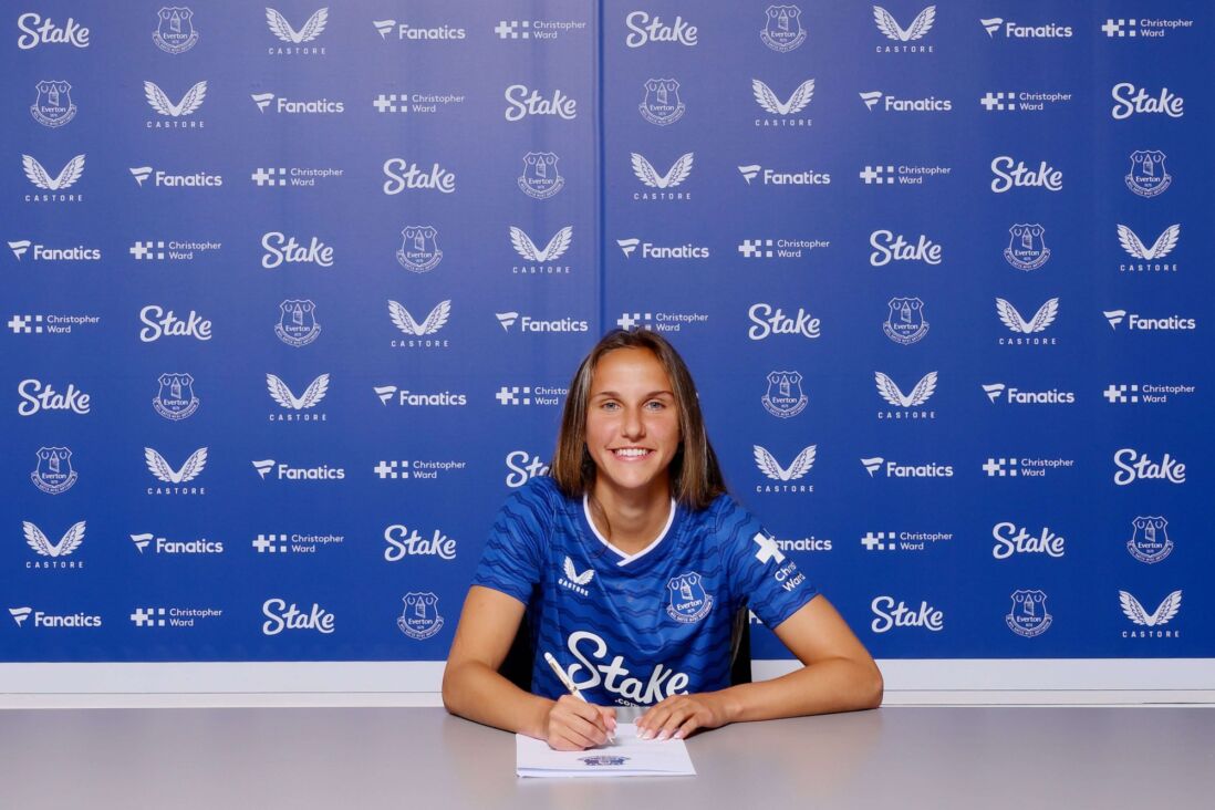 Rosa van Gool tekent bij Everton