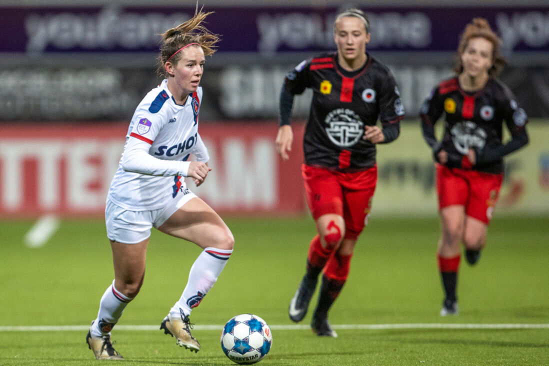 Kyah Coady in actie namens VV Alkmaar