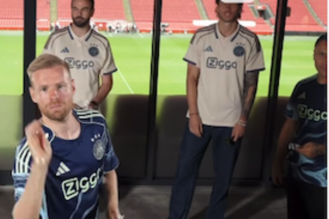 Ajacieden nemen het op tegen profdarters