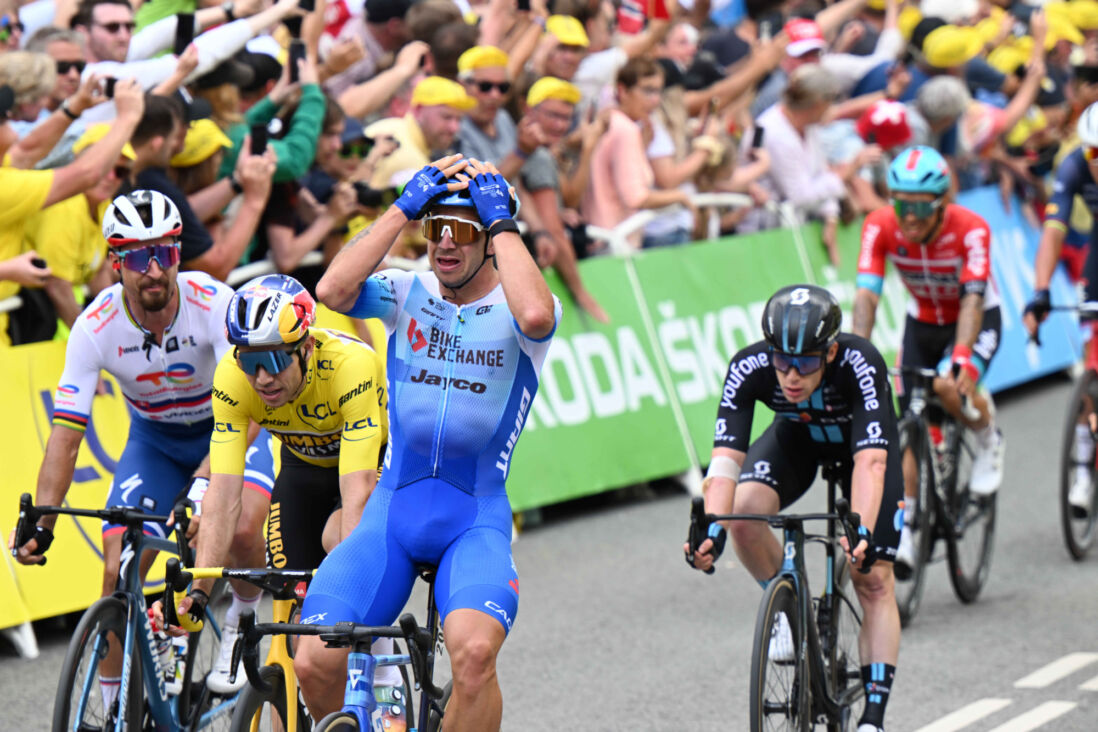 Dylan Groenewegen wint een etappe in de Tour de France