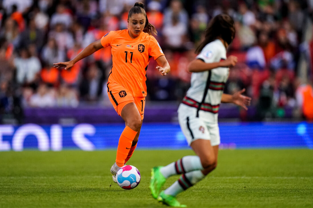 Lieke Martens in het duel met Portugal