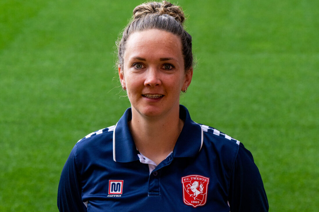 Kirsten Bakker, assistent van FC Twente