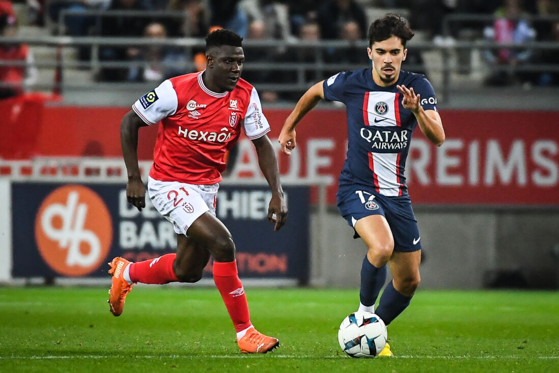 Azor Matusiwa in actie tegen Paris Saint-Germain