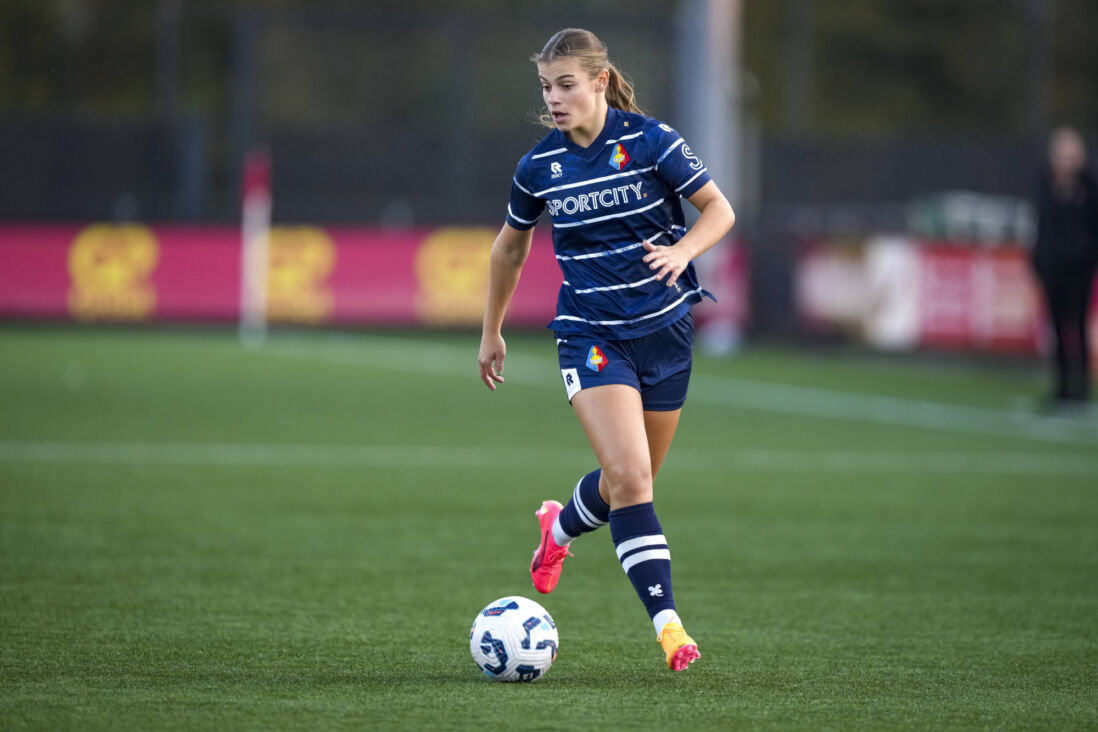 Isabelle Nottet aan de bal namens Telstar