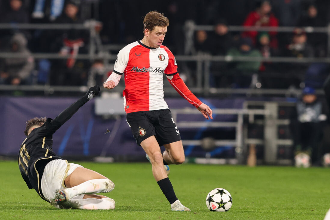 Gijs Smal in actie namens Feyenoord