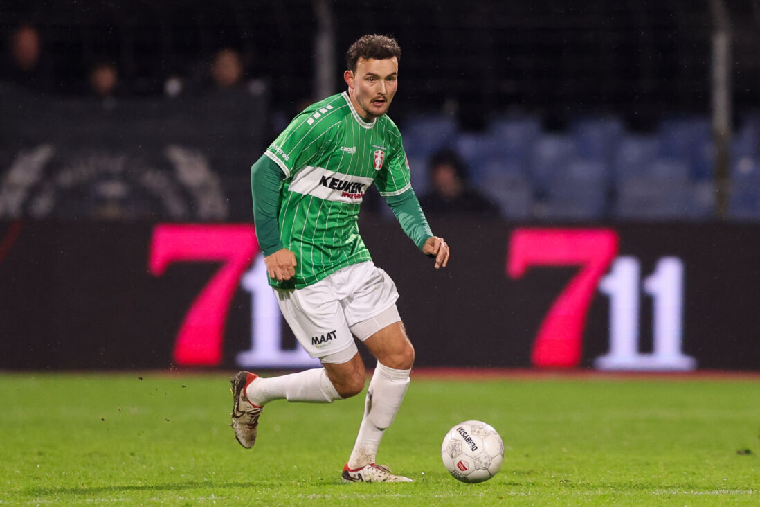 Jop van der Avert voor FC Dordrecht