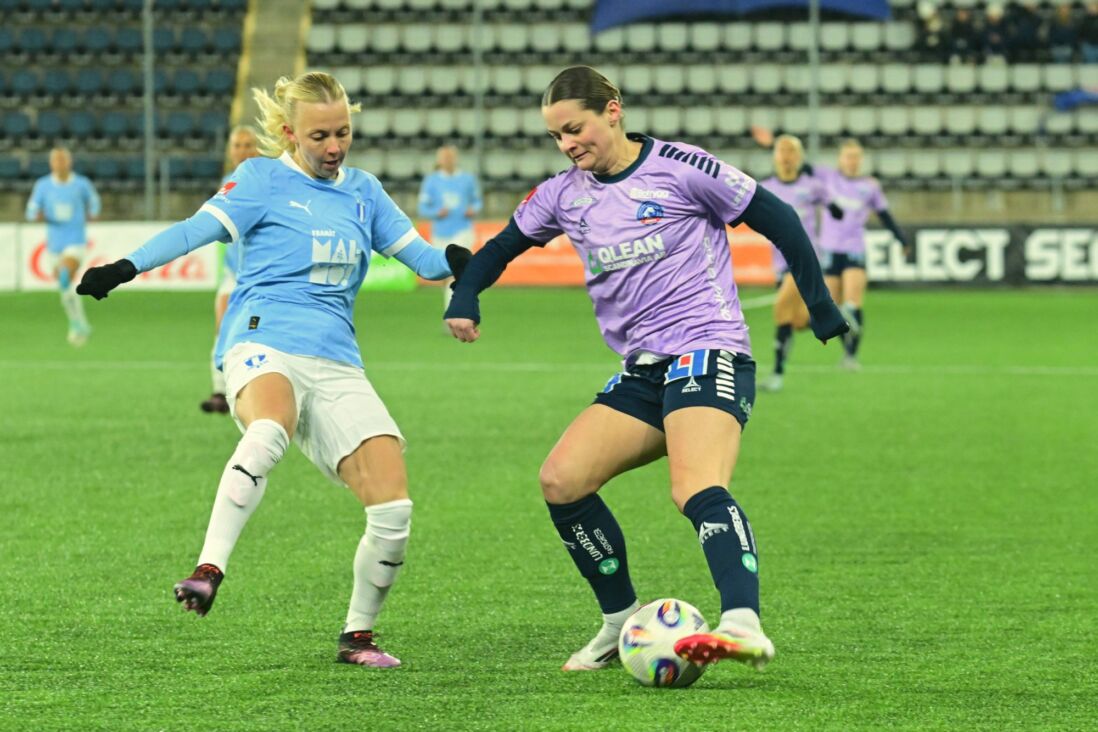 Eshly Bakker in actie namens Linköping FC