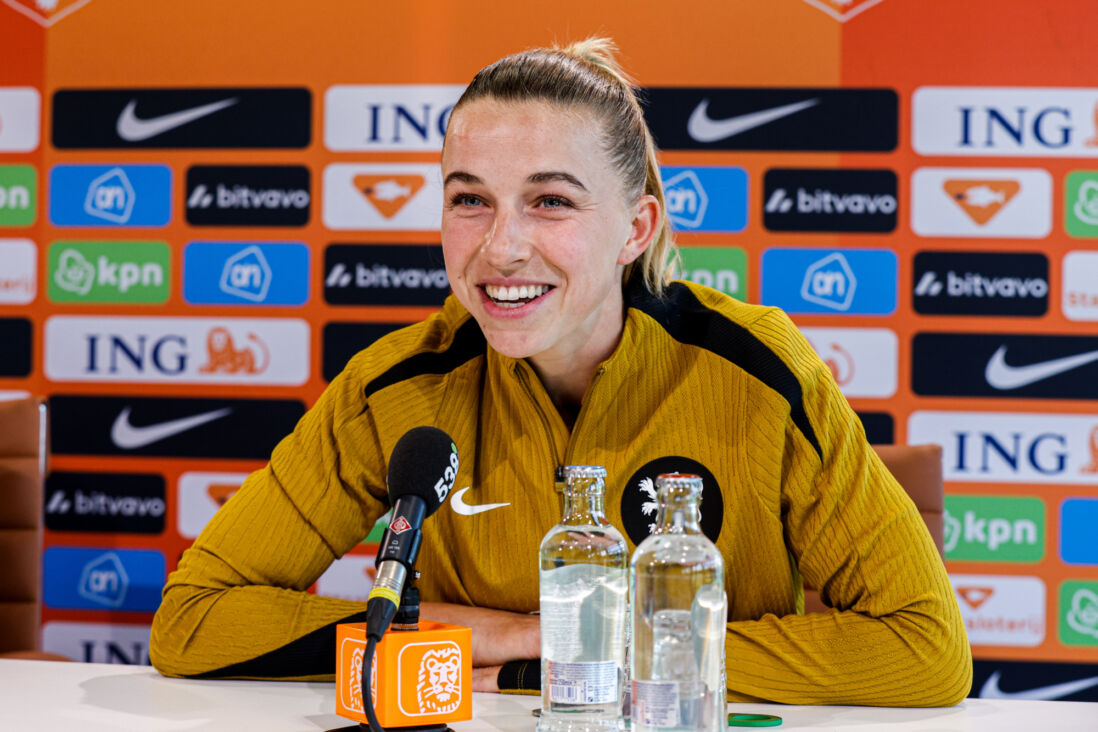 Jackie Groenen op de persconferentie