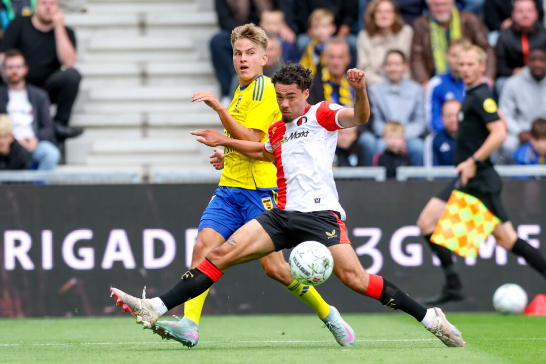 Jayden Candelaria in het duel met SC Cambuur