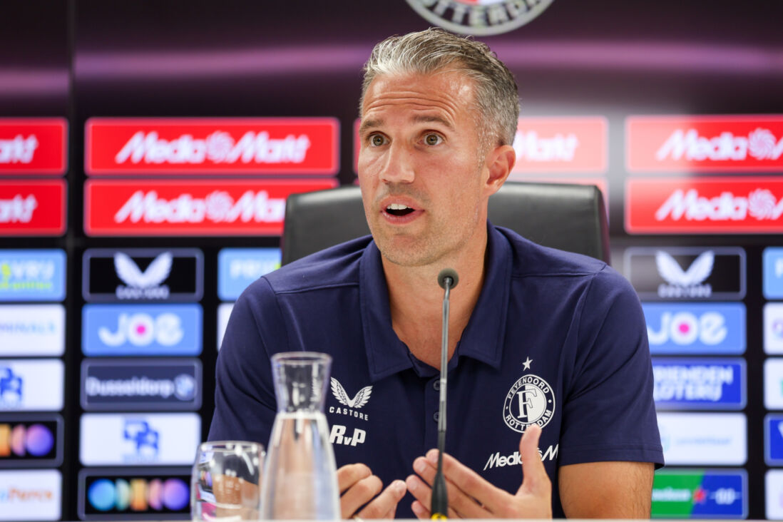 Robin van Persie op de persconferentie