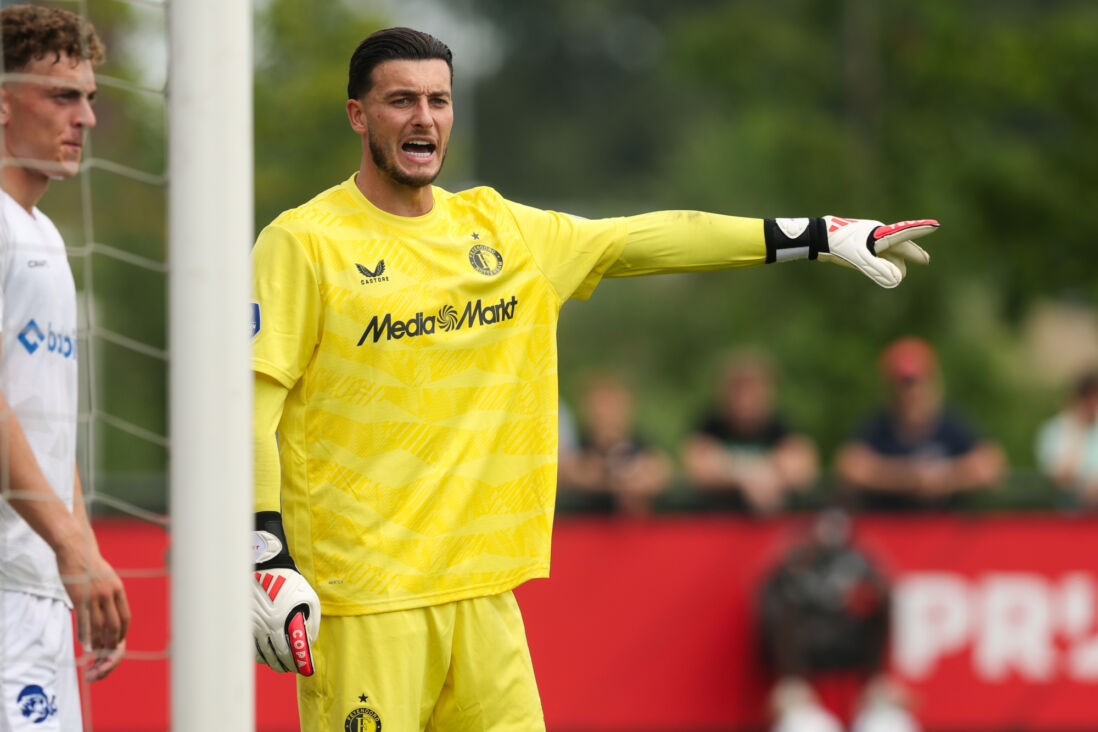 Justin Bijlow onder de lat bij Feyenoord