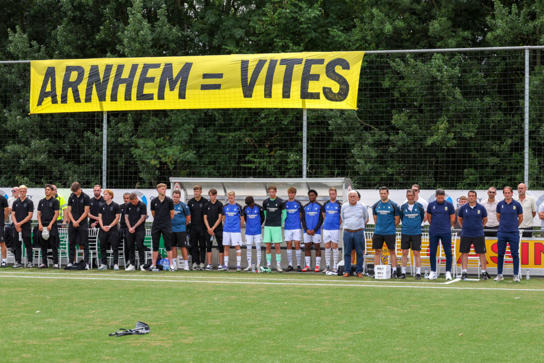 Vitesse houdt een minuut stilte in de voorbereiding