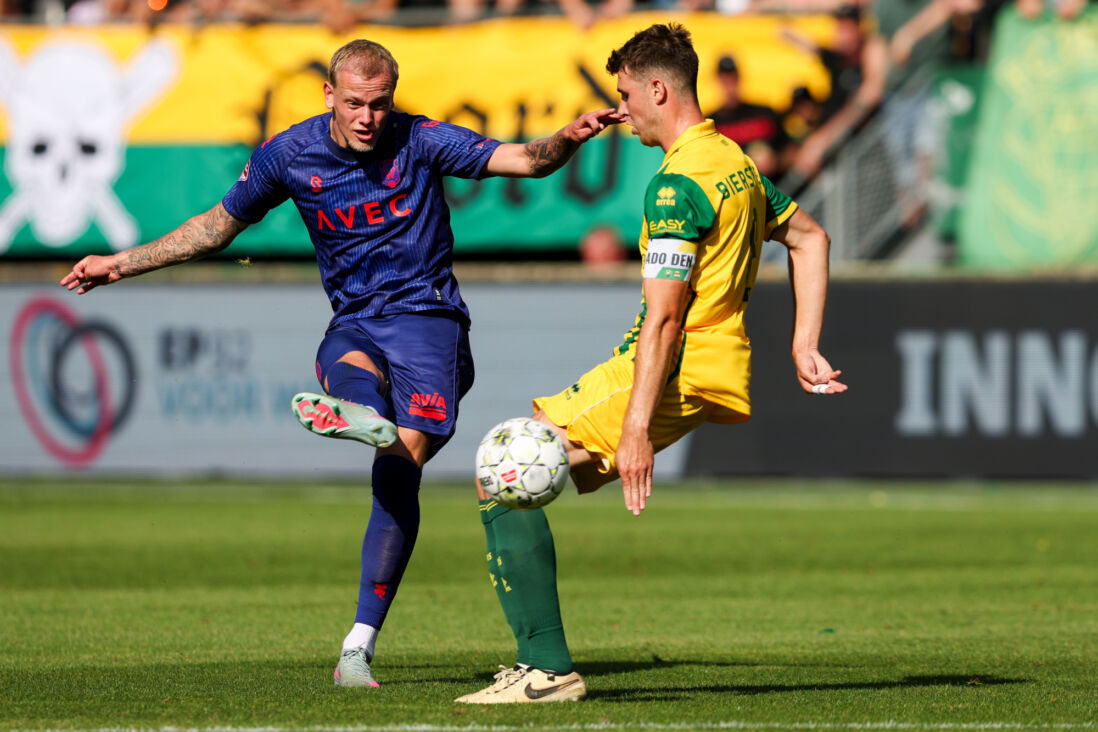 Max de Waal in actie namens Willem II