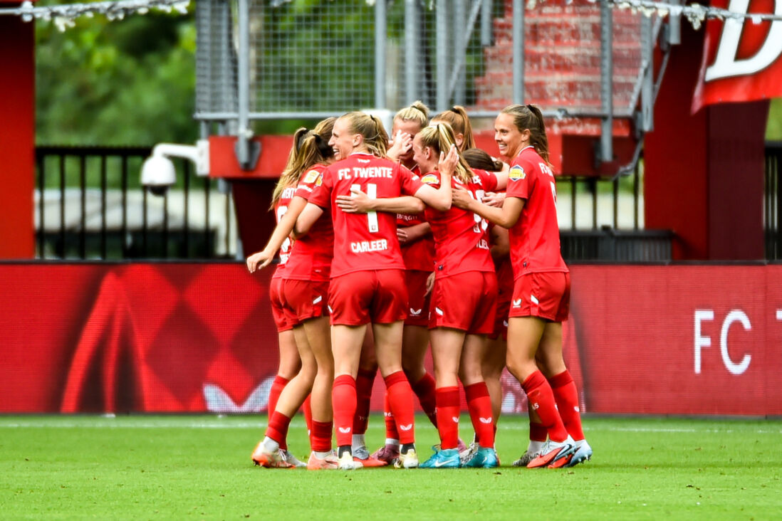 FC Twente juicht in De Grolsch Veste