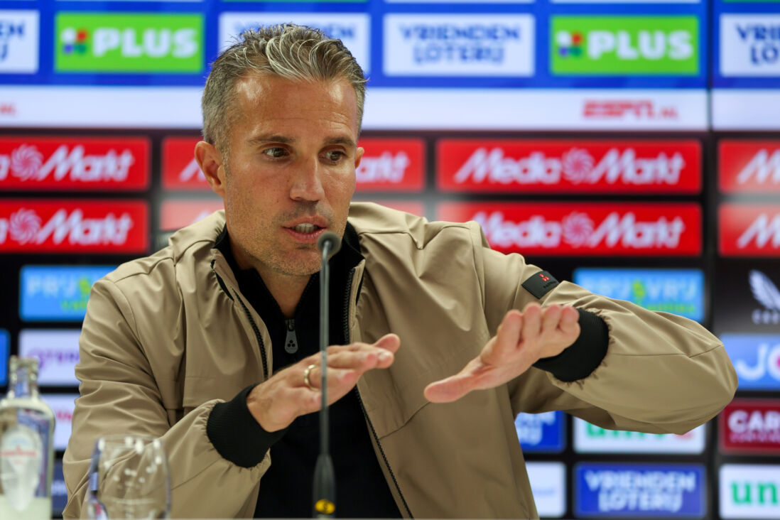 Robin van Persie legt uit