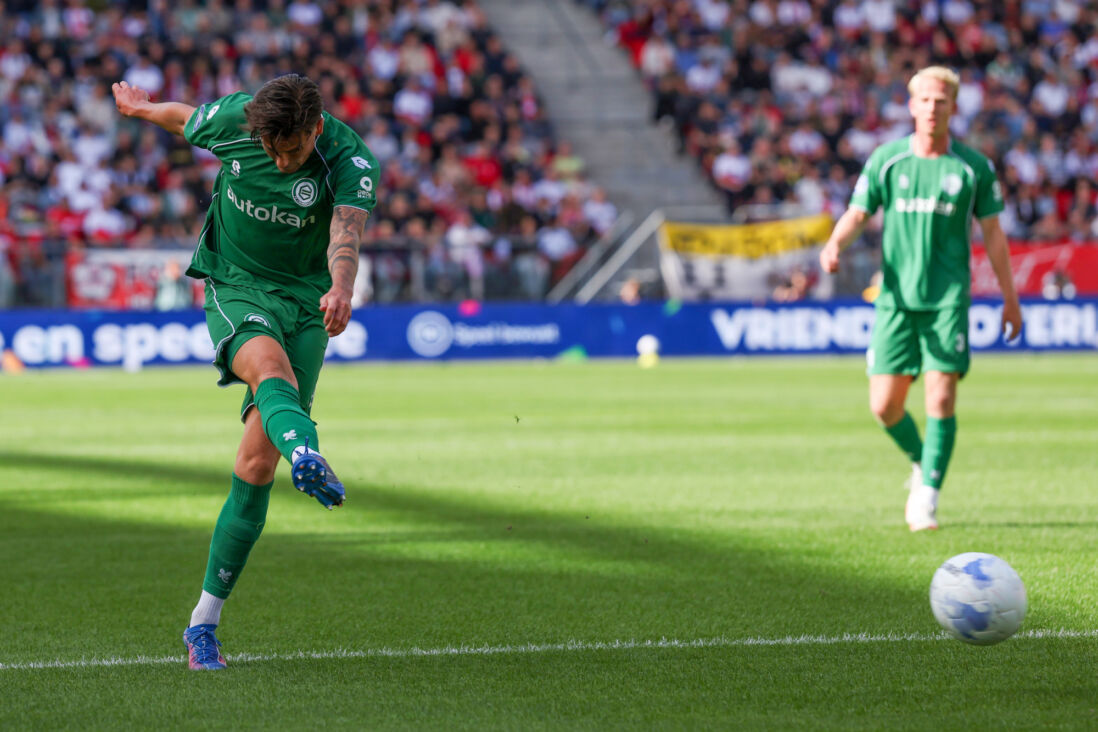 Tika de Jonge haalt uit